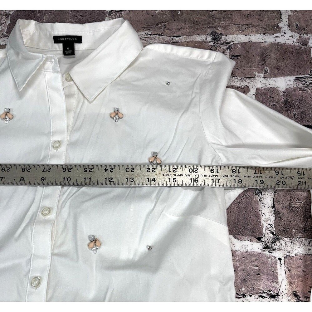Ann Taylor Blouse 6 White Long Sleeve Gem Jeweled Neck Career Wear Professional - Picture 4 of 9